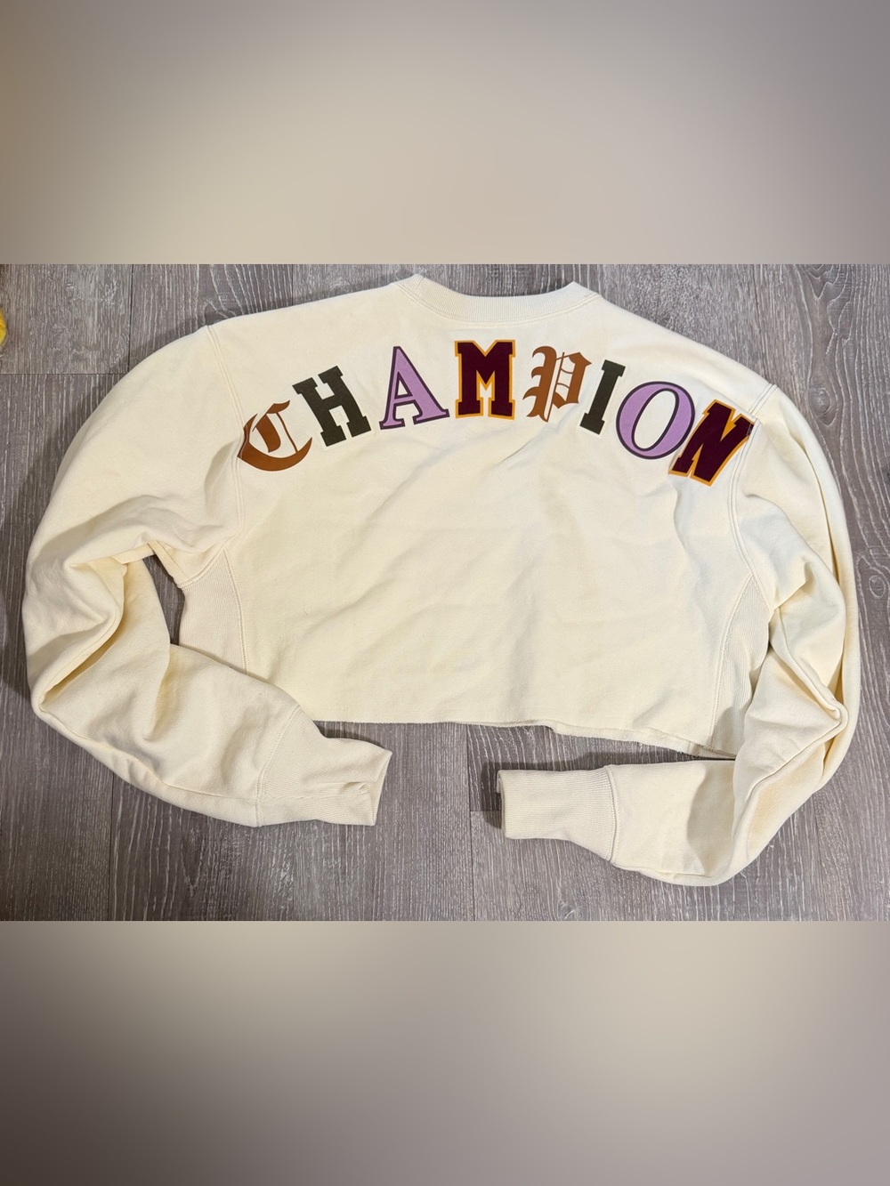 Champion Reverse Weave Cropped Sweatshirt – Old English Spellout